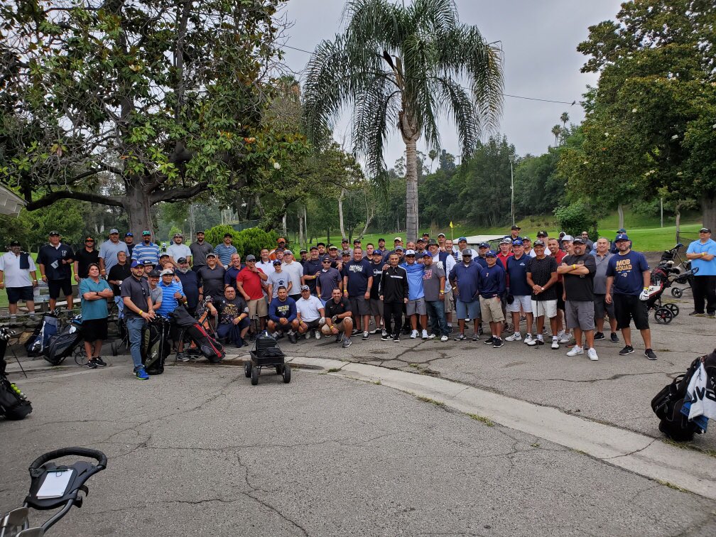MoniqueMuniz1's tweet photo. Here is the 2019 @fhspantherftbll golf classic participants! Thank you to all that showed up to help this amazing program #HighlandPark #OnceAPantherAlwaysAPanther #90042 #HSFball https://t.co/6pXgZ9N4bh