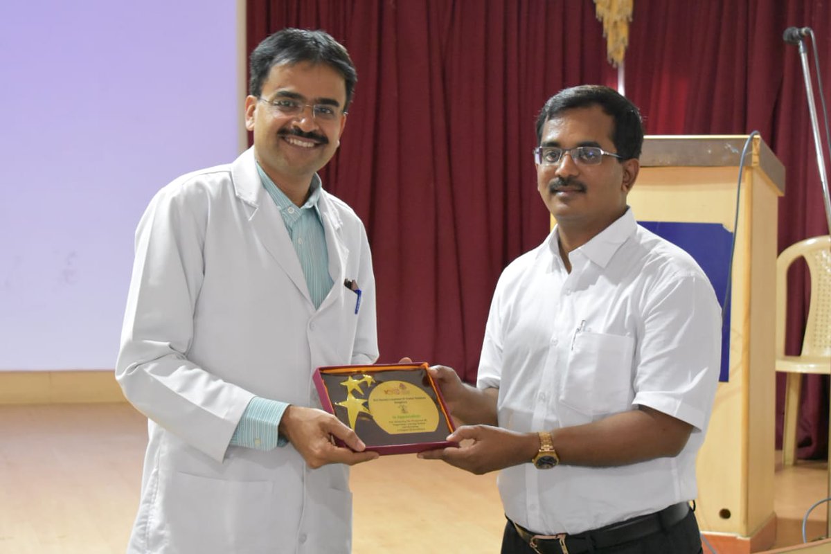 klesids's tweet photo. On the 16th of July 2019, The Alumni Association of the Institution Organized a Holistic talk titled ' In tune with Nature' by Dr.Siddeshwaran,MDS, where the speaker emphasised on the biological clock. Sir also conducted a meditation session followed by the lecture. https://t.co/Qe883M3ju2