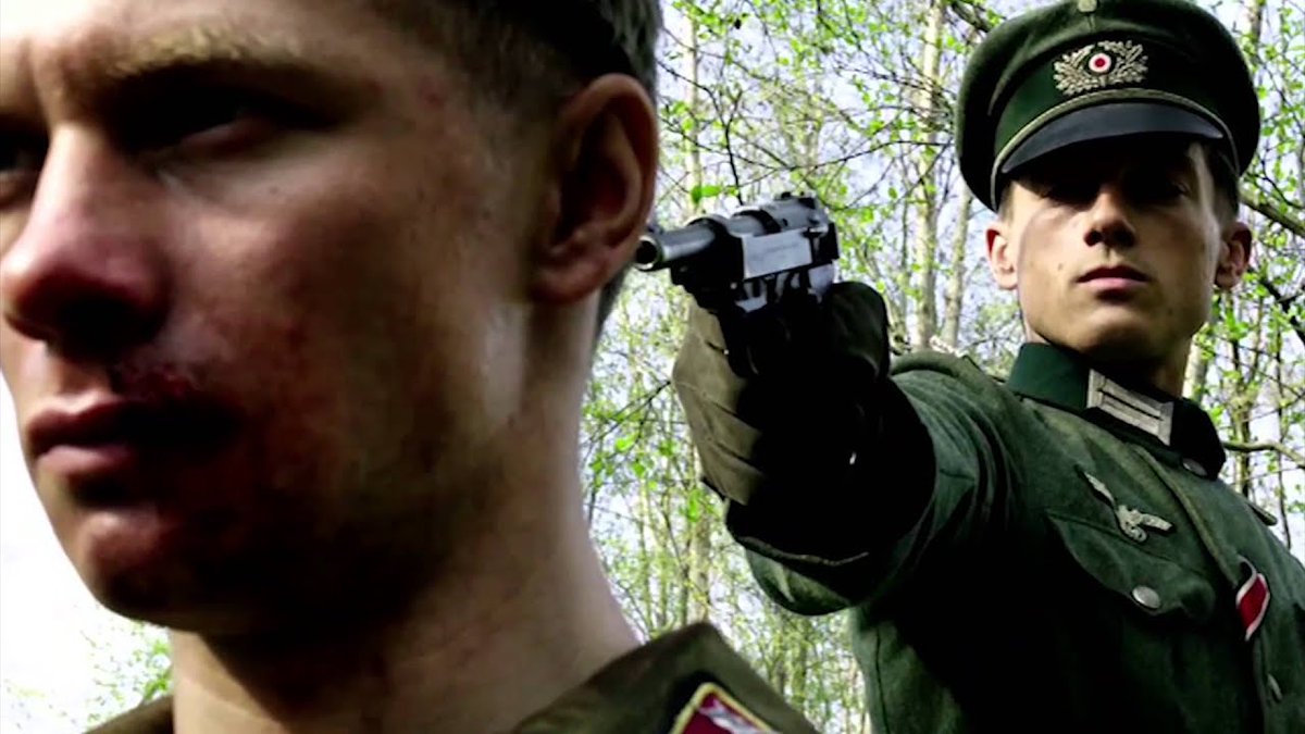 " Savaş uzadıkça askerler gençleşiyor "
  Unsere Mütter, unsere Väter (2013)