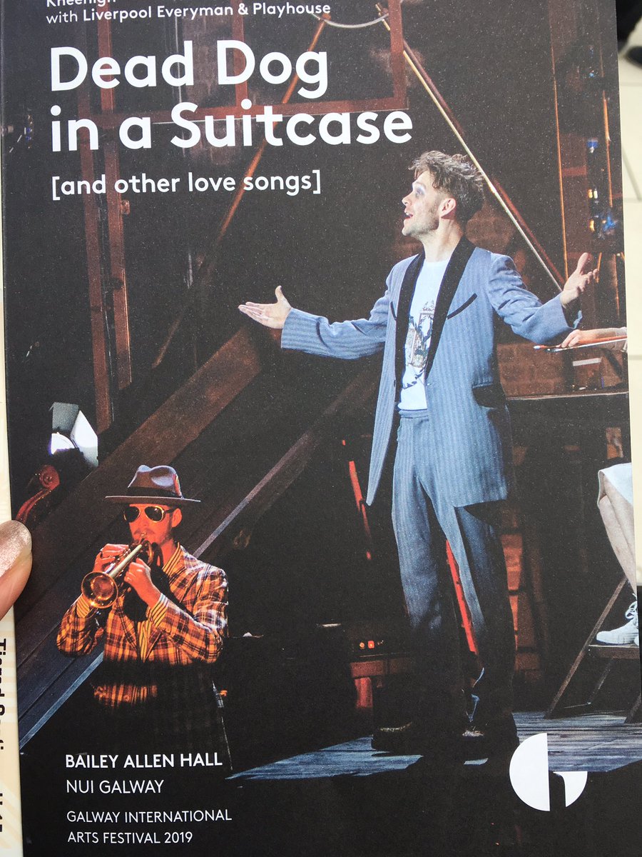 jparkerstarbuck's tweet photo. Matinee: #deaddoginasuitcase @GalwayIntArts by @WeAreKneehigh They certainly know how to do Theatre! https://t.co/IKkzkJwf5o