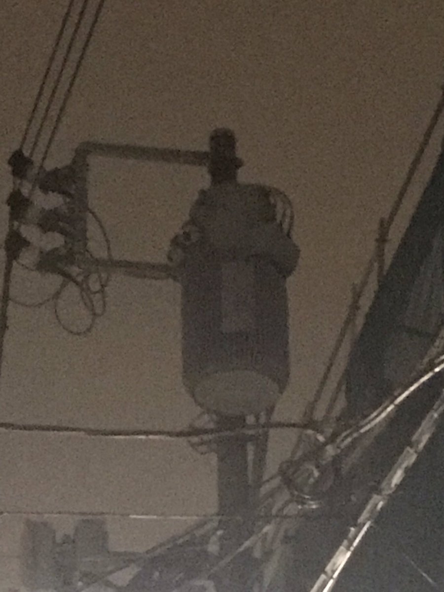 「帰りながらふと見上げた電柱の変圧器のシルエットが、関白秀吉に見えて思わず吹いたw」|山口勝平@「勝平大百科 50キャラで見る僕の声優史」発売中です❗️のイラスト