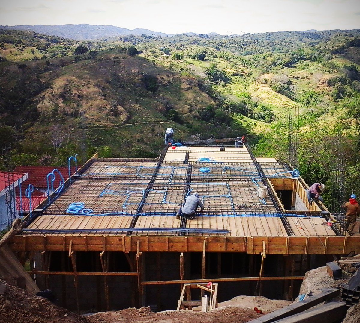 techne_09's tweet photo. Remembering the building process LM 30 project. A Single family house, made with concrete floor focus on the Amazing panoramic view! https://t.co/NRf10ONcAy