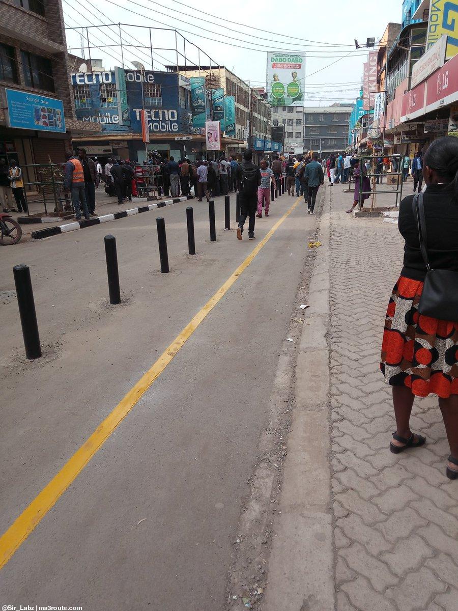 18:42 Today I spotted Nairobi's first protected bike lane in the CBD being constructed along Luthuli Avenue complete with reflective bollards. Quite historic! <a href="/MikeSonko/">Mike Sonko</a> <a href="/KURAroads/">Kenya Urban Roads Authority (KURA)</a> #cycling   via <a href="/Sir_Labz/">🚶Nairobi Walks & Cycles 🚴</a>