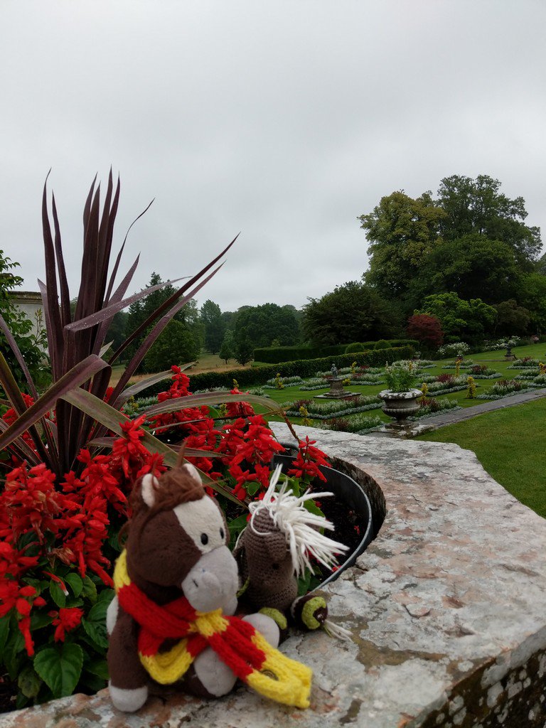 Yesterday it rained nearly all day except for the odd few moments here and there.   @ReisePferdich and Zuppi went to <a href="/NTKingstonLacy/">NTKingstonLacy</a> and managed to find somewhere to admire the house and gardens.
