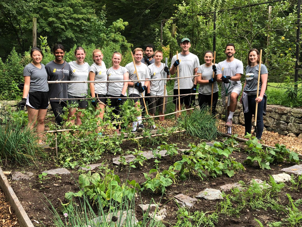 BartlettArbor's tweet image. Thank you to our friends at Synchrony for volunteering in our vegetable garden yesterday! They helped us weed the beds and wood chipped the paths up to the garden. #synchronyfinancial #veggiegardeners