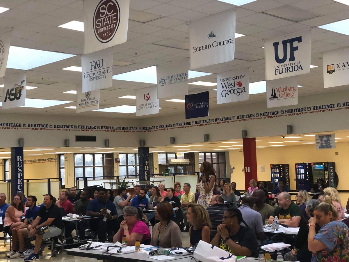 hhsenglish3's tweet image. Great first morning back!! Check out the new banners in the commons area— the banners(still a few more to be hung) represent the schools our recent alumnae attend! (📷: @BBarksdale_EdS ) #academiclifeguards #settingthestage @HHS_Conyers @RockdaleSchools @HHSprincipal7