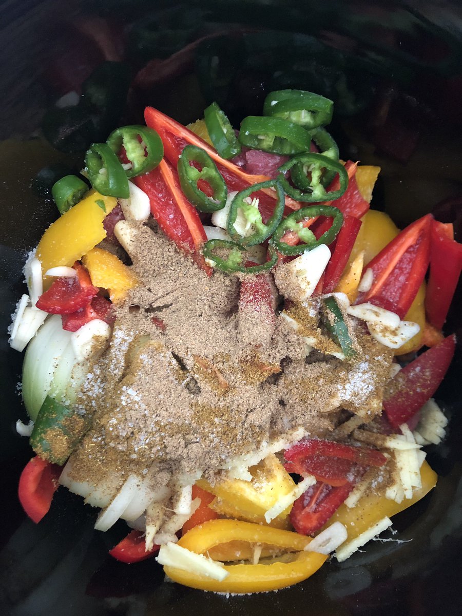 Mrs_Ketch's tweet photo. When you realise there could be wastage (and I HATE waste), chuck everything in the slow cooker and hope for the best! 🤞🏻 Thrown in some butcher meat and @SpicePots so its sure to be a winner?! 🤷🏼‍♀️ #foodwaste #shoplocal https://t.co/L2dDAgzFAx