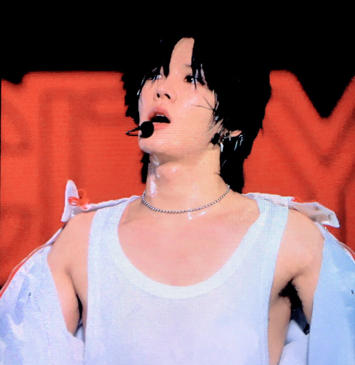 ratednyt's tweet photo. mom: eat your food already, is not that hot.

the food: https://t.co/mufm3Snyf6
