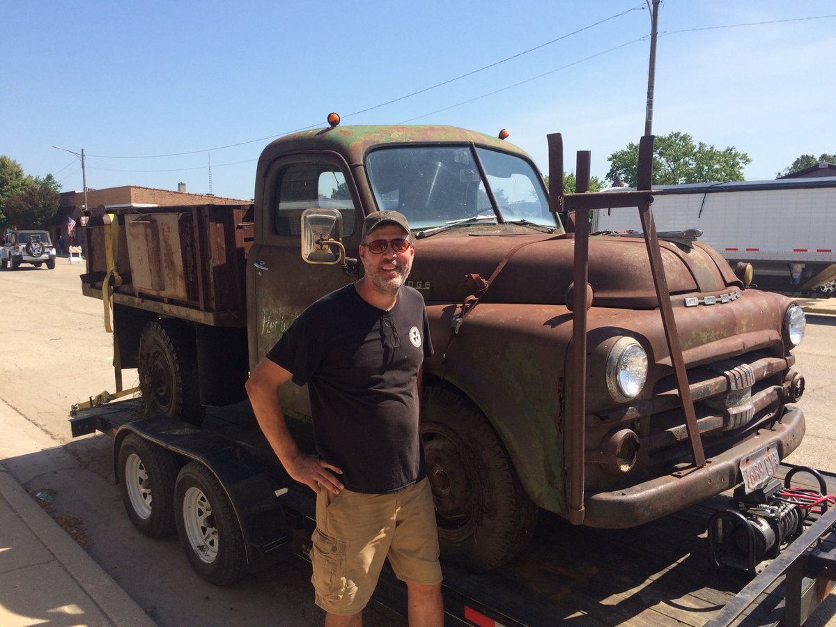 NT_Peru's tweet photo. Met a wonderful man named Randy Edycond who had a really cool 1948 Dodge... something... can’t tell what it is. He thought it was a Pilothouse. https://t.co/uKmNG2A7kr