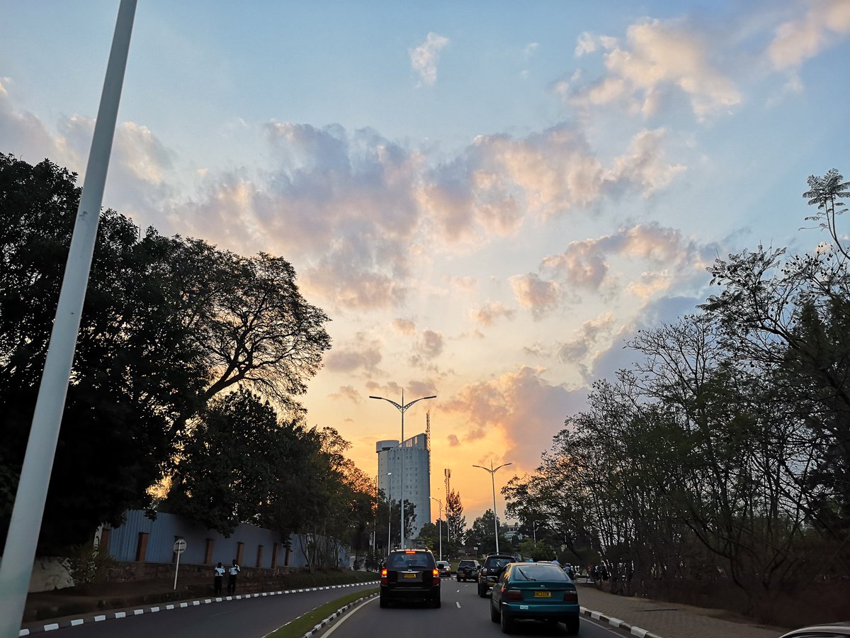 Hodali77's tweet photo. The sunset 😍 #Kigali #Rwanda 🇷🇼 https://t.co/ftTI7RJIVV