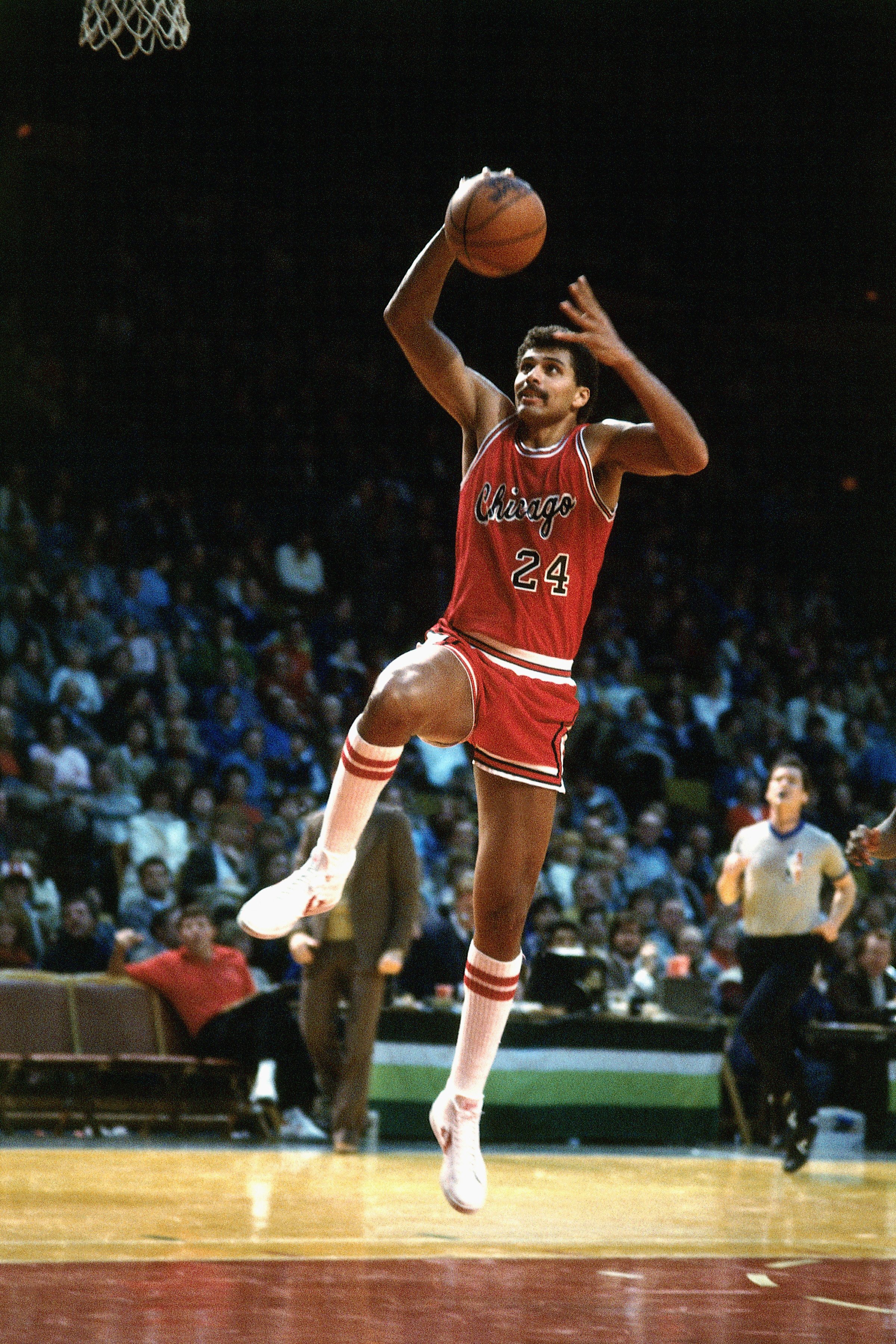 Reggie Theus Chicago Bulls All Star 81, 83 Action Signed 8x10