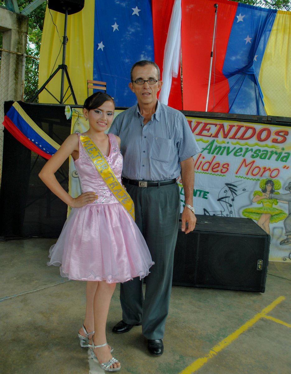 ETANEM2013's tweet photo. nuestras lindas candidatas  quien sera nuestra representante quien sera?@criscartay
 @RpaZeb
 @Rodolfo_CRA
 @rpazamora
 @glaybeth
 @ZONAEDUBARINAS @NancyPe68925613 https://t.co/SQmTiEmbfo