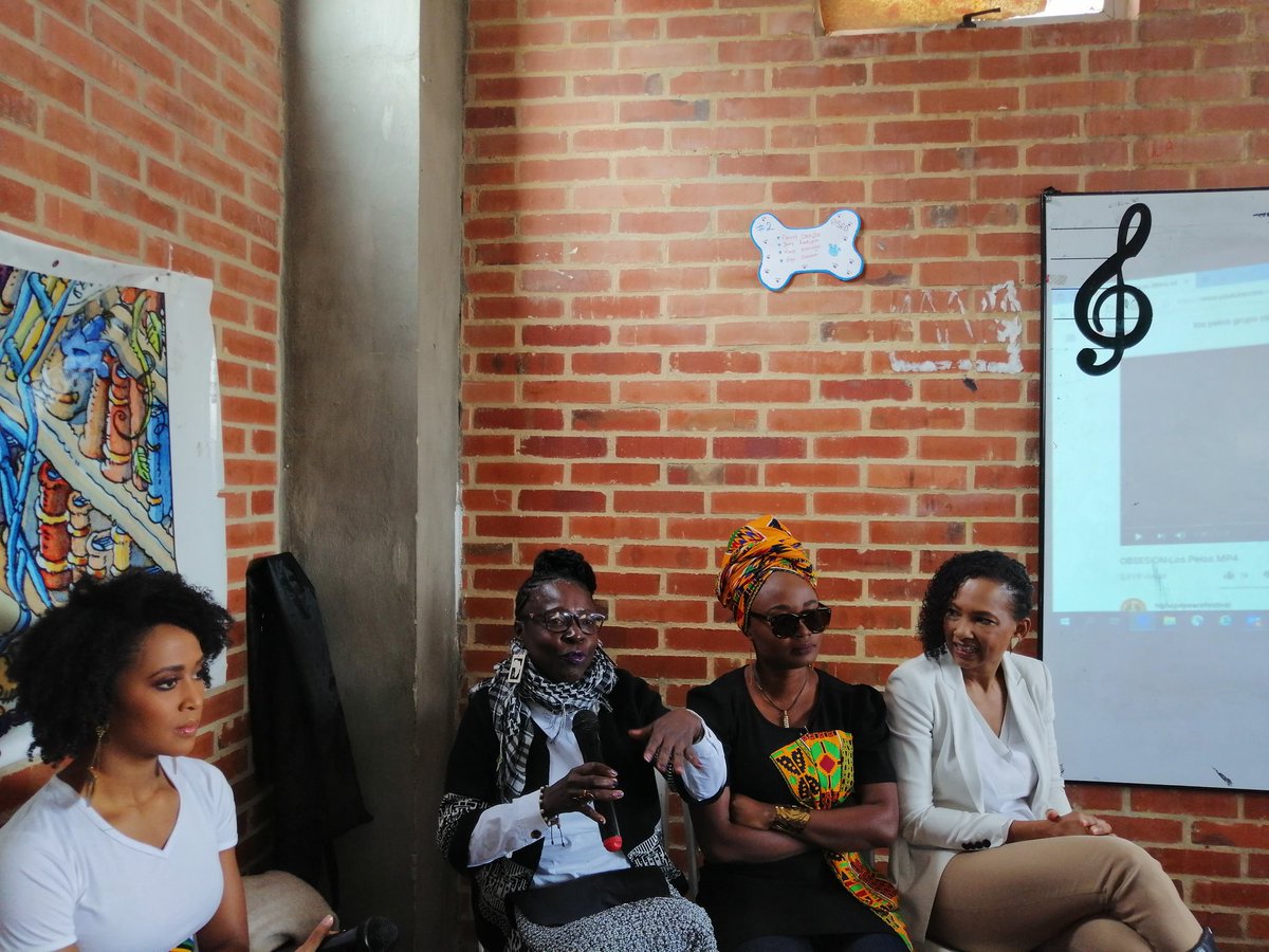 OIMColombia's tweet photo. #AEstaHora #Soacha feria de identidad y belleza afro #ViveTuPeloAfro #ProgramaInclusionParaLaPaz de @USAID_Colombia implementado @OIMColombia con participación de importantes referentes: actriz #IndiraSerrano periodista @EdnaLiliana_ @Amafrocol agrupación palenquera #CombilesaMi https://t.co/IQSH5BL1gd