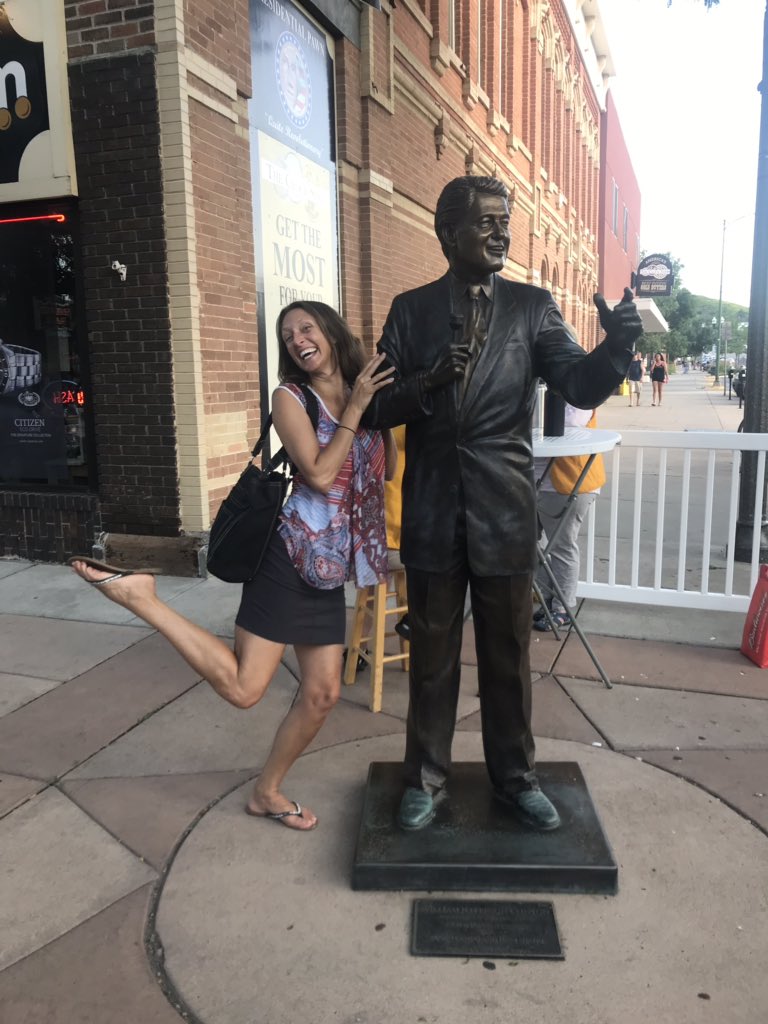 eleblanc1224's tweet photo. Back home now and still on an ‘educator’s high’ from the conversations and connections at #clsummit19! Plus hanging out with presidents, a street party, and walking with dinosaurs... thanks, @VisitRapidCity!!! https://t.co/9LL6rytlsi