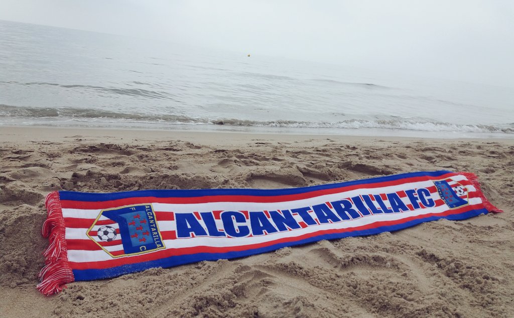 ¡Buenas tardes!👋☀️ ¿Disfrutando de la playa? ¿Tal vez de la montaña? ¿Puede que a la espera de novedades del <a href="/AlcantarillaFC/">Alcantarilla FC</a>?🤔 ¡El lunes tendréis noticias!🙈 #SienteAlcantarilla❤⚪