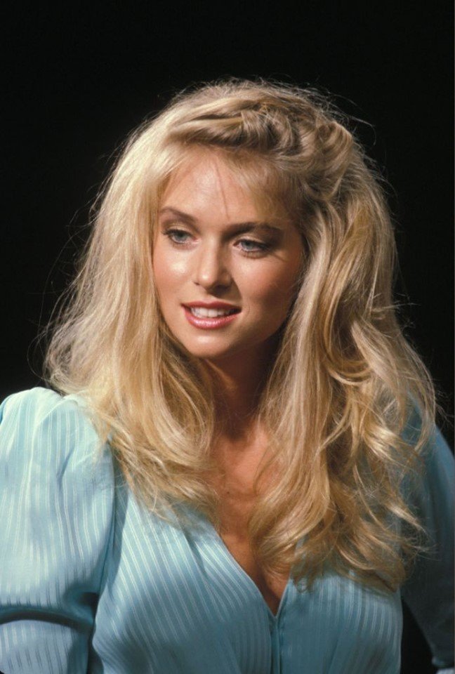 Happy Birthday to Donna Dixon who turns 62 today! Pictured here in the early 80s. 