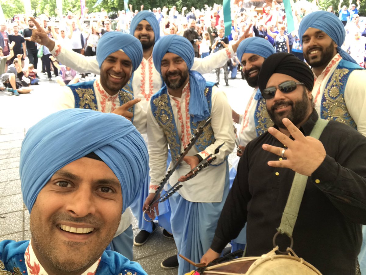 4x4Bhangra's tweet photo. Thank you @ashfordcreate was a pleasure again to perform at this amazing festival.  @chrisdixonworks great seeing you again hope you enjoyed the interactive Bhangra Workshop. #KingsOfBhangra #KingsOfDhol https://t.co/jmc8uMNLu9