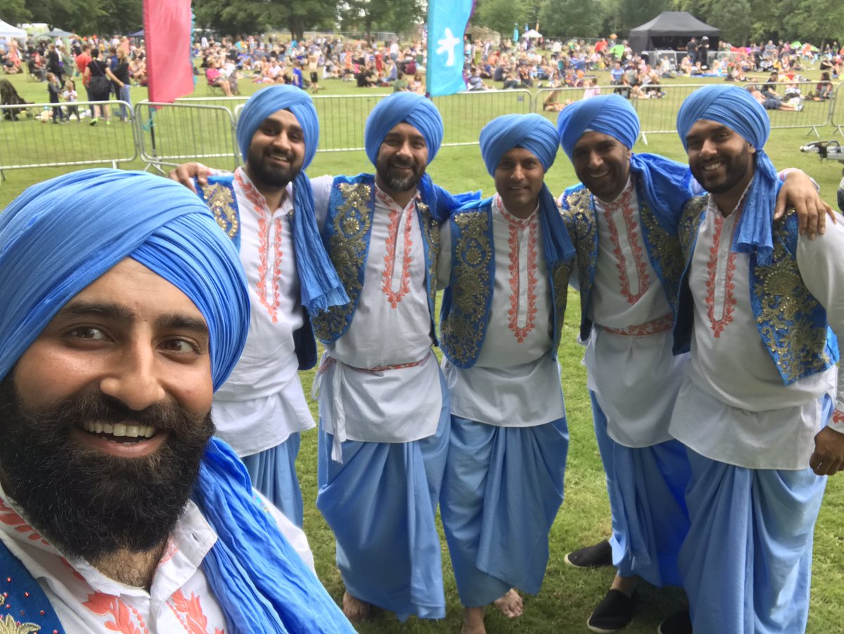 4x4Bhangra's tweet photo. Thank you @ashfordcreate was a pleasure again to perform at this amazing festival.  @chrisdixonworks great seeing you again hope you enjoyed the interactive Bhangra Workshop. #KingsOfBhangra #KingsOfDhol https://t.co/jmc8uMNLu9