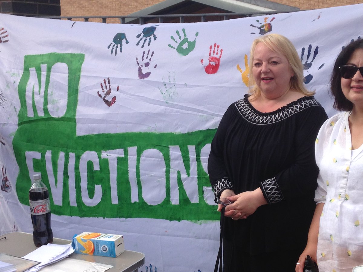 AnneMcLaughlin's tweet photo. #TardyTweet but last week went along briefly to demo outside the Home Office on Brand St to join @no_evictions @UnityCentreGlas & @shelterscotland & numerous individuals fighting to stop cruel evictions of people with nowhere else to go. Pls follow them & support when you can. https://t.co/VPcn3TNryO