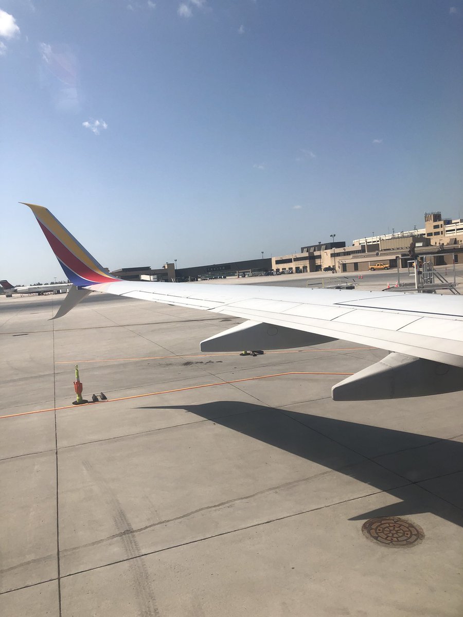 thetaylaur's tweet photo. Goodbye, Omaha! Heading back home to the East Coast for the next few days #ByeOmaha #HelloBaltimore ✌🏼✈️ https://t.co/4Dk5Phxtk0