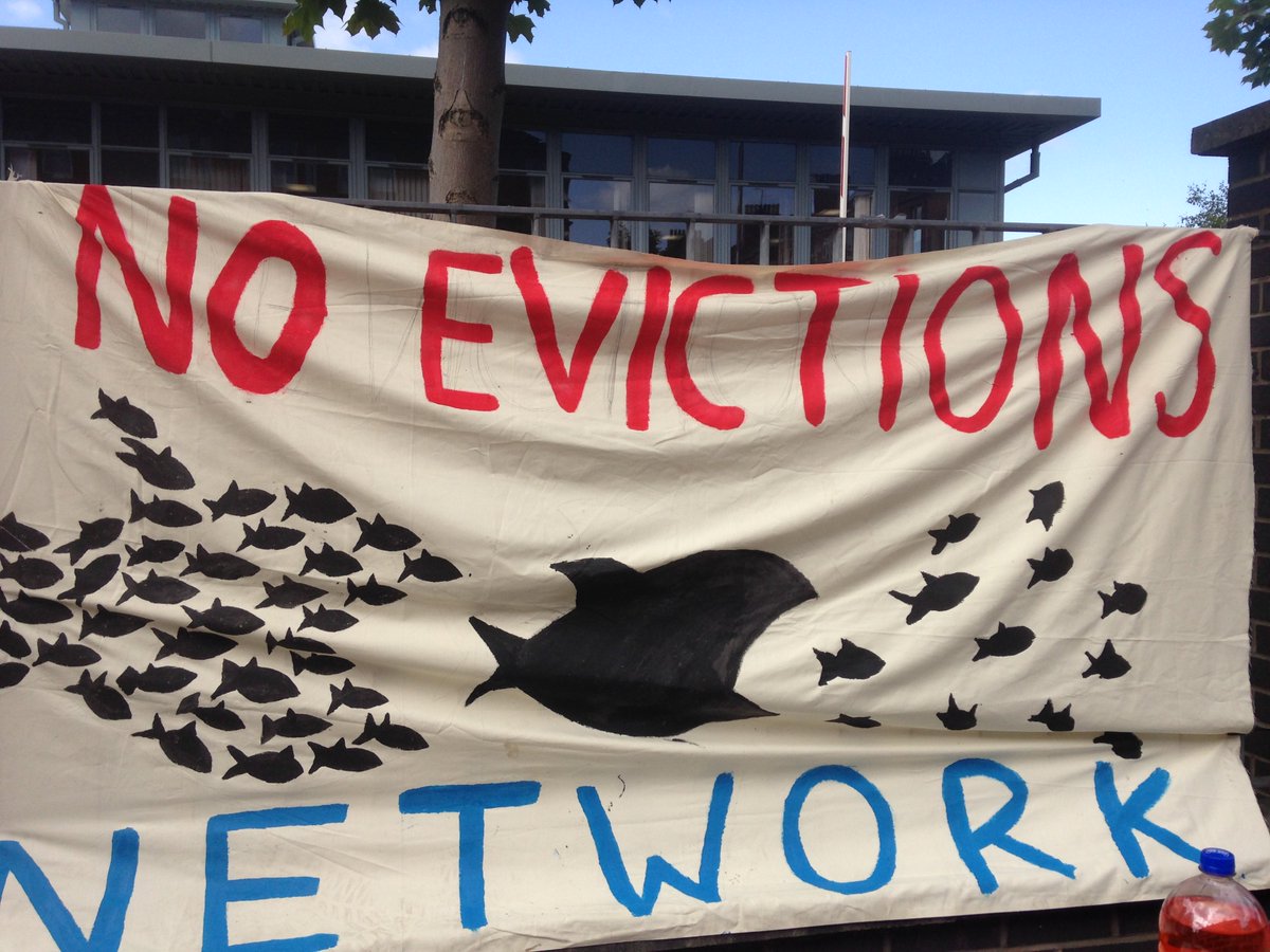 AnneMcLaughlin's tweet photo. #TardyTweet but last week went along briefly to demo outside the Home Office on Brand St to join @no_evictions @UnityCentreGlas & @shelterscotland & numerous individuals fighting to stop cruel evictions of people with nowhere else to go. Pls follow them & support when you can. https://t.co/VPcn3TNryO