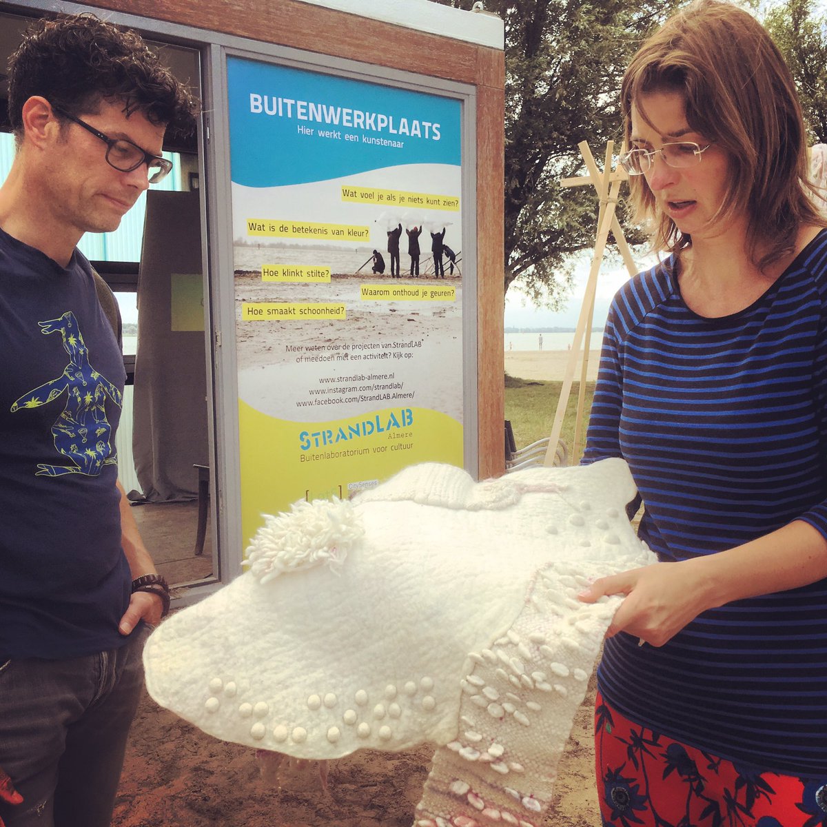 CitySensesNews's tweet photo. #Proeftuin #Touch • #Performance • #lezing •  @josrosier @carolinegrootenboer @mazedeboer @alamira_kunstprojecten @citysenses @strandlab @kanteldenker #almerestrand #aanraakbarekunst. https://t.co/dZn9wOxIrM