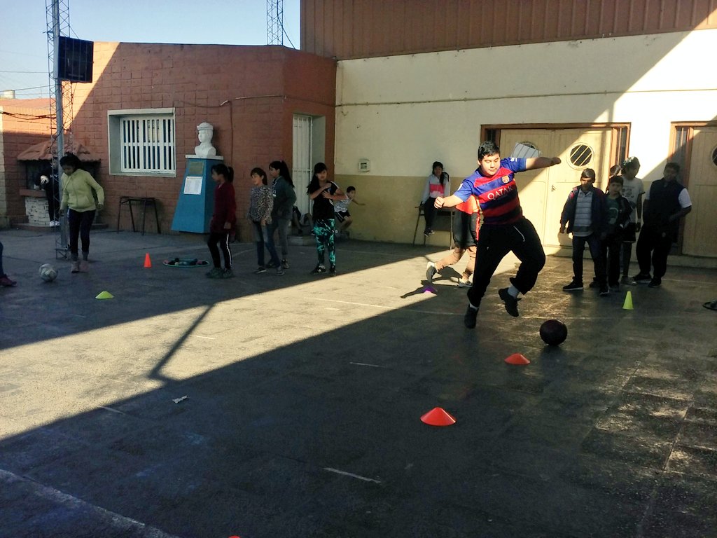Escuela Armada Nacional TALLER DEPORTES!! 🏃 <a href="/ArmadaEsc/">Esc Armada Nacional</a> 
<a href="/patriciapinasco/">Patricia Pinasco</a> 
<a href="/fguillesaavedra/">GUILLERMO SAAVEDRA</a> 
@YanilMarisol