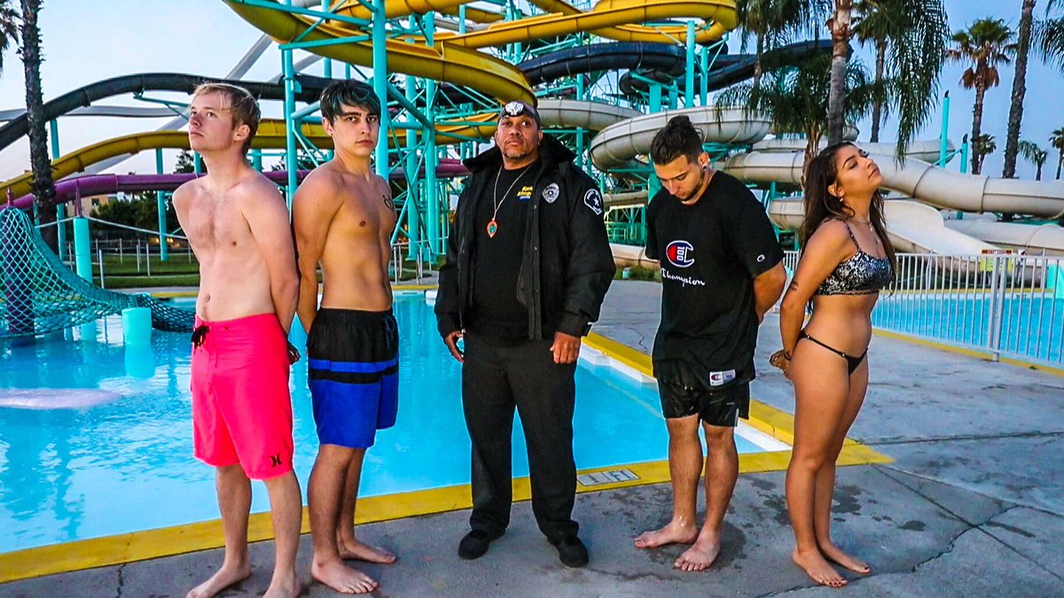EltonCastee's tweet photo. RT if you want another overnight video!

OVERNIGHT AT WATER PARK! (Security Catches Us)

w/ @SamandColby @AndreaRussett @ItsCoreyScherer 

Watch it nowwww! 👇🏼
https://t.co/9jH7ehIK7Y https://t.co/w5yMhgYxYm