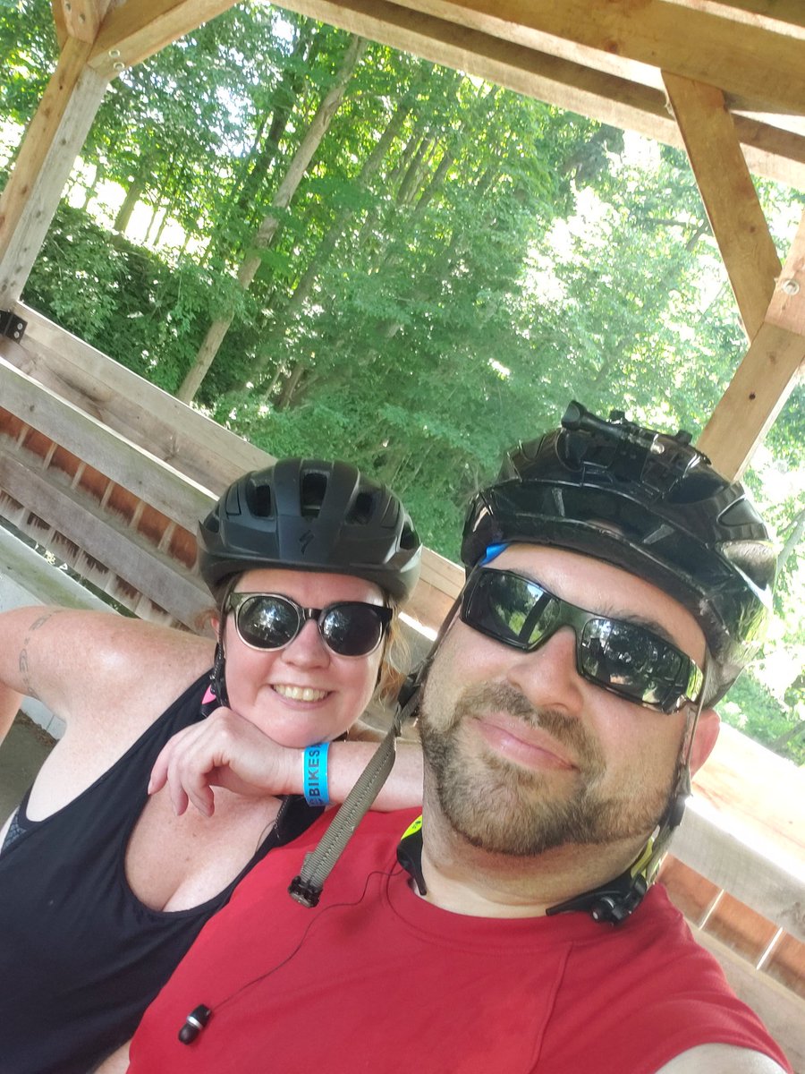 MisfitFrank42's tweet photo. #bikesandbeers #smuttynose https://t.co/RFppPdsv63