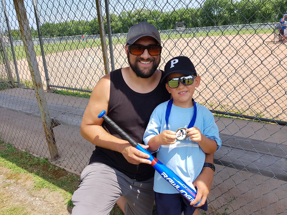 EFKraftchick's tweet photo. Proud of my little Super Slugger for an awesome season of ball, and congrats to his Dad @AKraftchick for his big win at the Home Run Derby for the coaches! Now back to the lake! ⚾️🏆🏖 #PlayBall #ToTheCottage #OnLakeTimeNow https://t.co/pcvNGsl9LF