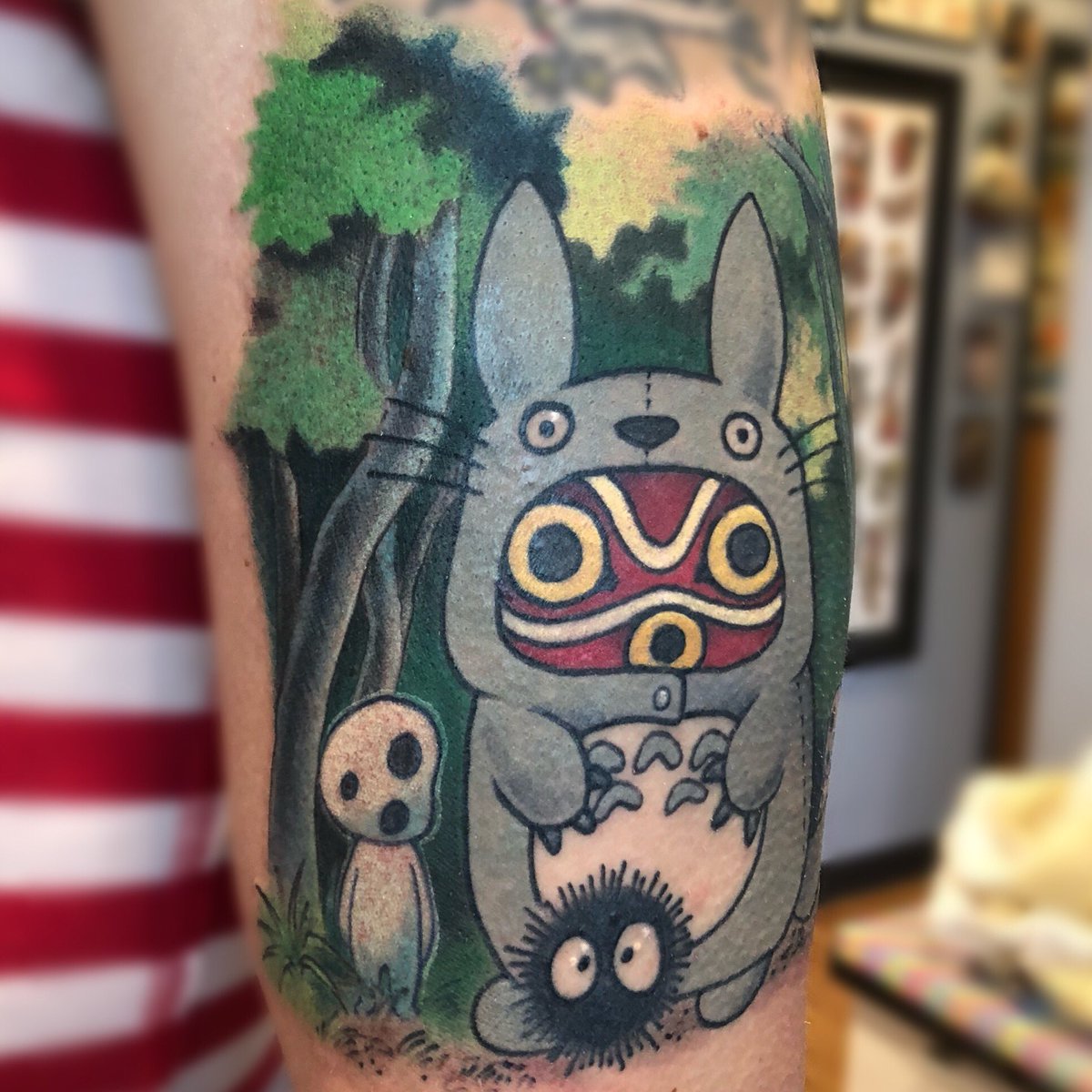 stabbygabby13's tweet photo. I did this Mononoke/Totoro mashup for Avram awhile back!
•
•
#princessmononoke #princessmononoketattoo #totoro #totorotattoo #woodspirits #sootsprites #sootspritetattoo #sootsprite #studioghibli #studioghiblitattoo #miyazakitattoo #myneighbortotoro #ghiblitattoo #stabbygabby https://t.co/ZN2Vnqq4jm