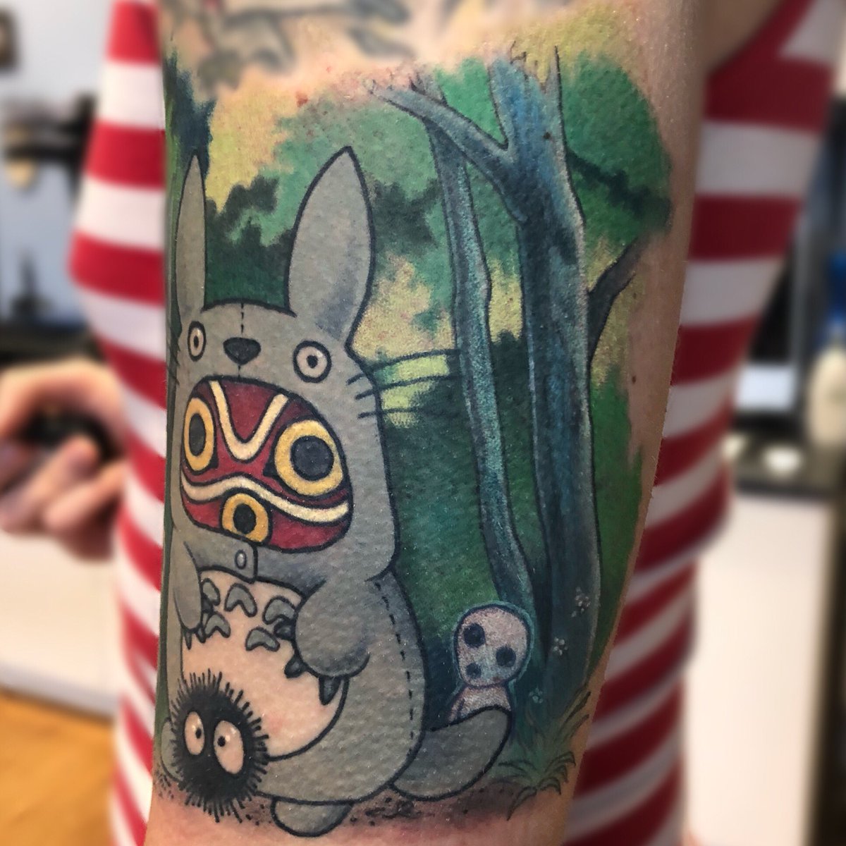 stabbygabby13's tweet photo. I did this Mononoke/Totoro mashup for Avram awhile back!
•
•
#princessmononoke #princessmononoketattoo #totoro #totorotattoo #woodspirits #sootsprites #sootspritetattoo #sootsprite #studioghibli #studioghiblitattoo #miyazakitattoo #myneighbortotoro #ghiblitattoo #stabbygabby https://t.co/ZN2Vnqq4jm