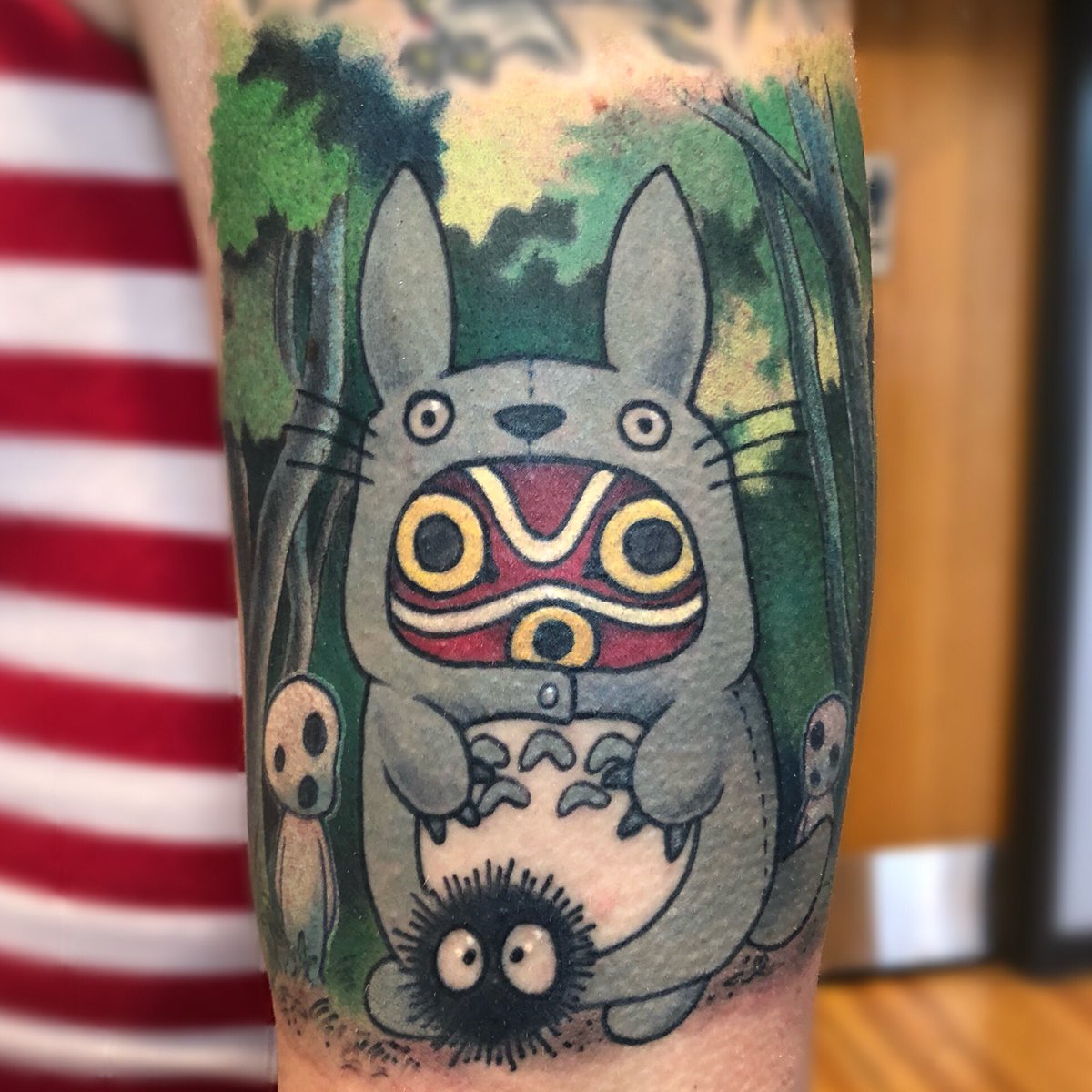 stabbygabby13's tweet photo. I did this Mononoke/Totoro mashup for Avram awhile back!
•
•
#princessmononoke #princessmononoketattoo #totoro #totorotattoo #woodspirits #sootsprites #sootspritetattoo #sootsprite #studioghibli #studioghiblitattoo #miyazakitattoo #myneighbortotoro #ghiblitattoo #stabbygabby https://t.co/ZN2Vnqq4jm