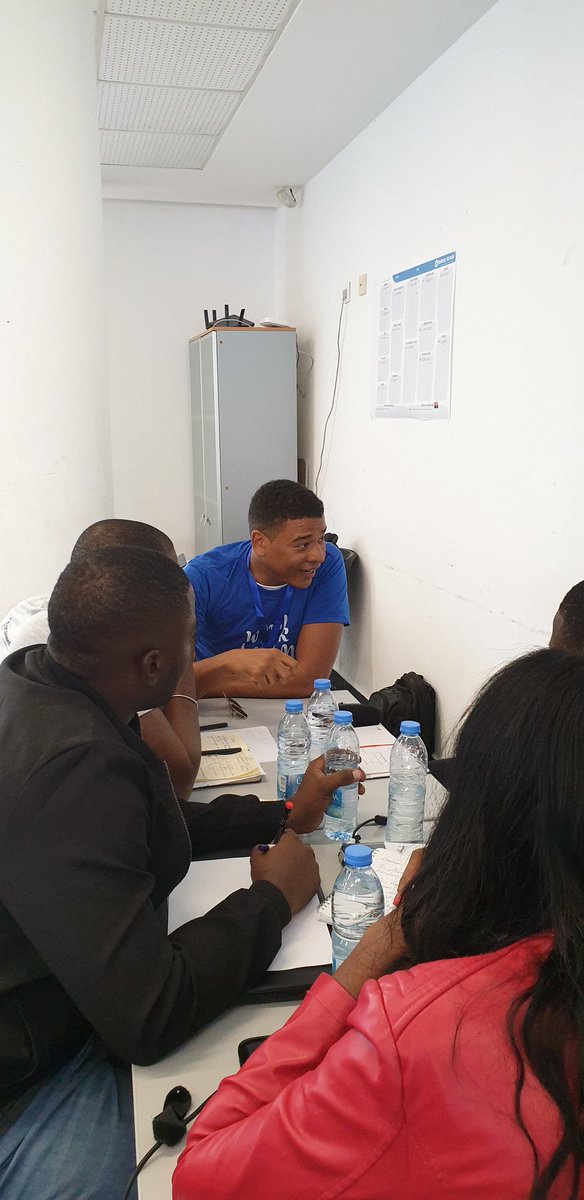vasoliv's tweet photo. Os Mentores são um dos super poderes que o Startup Weekend traz. #swluanda
#swluanda2019 #startupweekend #luanda #angola #startup  #startupangola https://t.co/OypPitxXx2