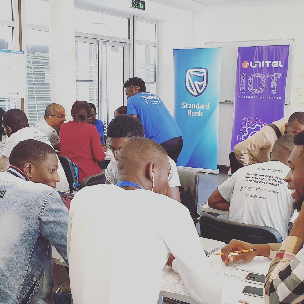 vasoliv's tweet photo. Os Mentores são um dos super poderes que o Startup Weekend traz. #swluanda
#swluanda2019 #startupweekend #luanda #angola #startup  #startupangola https://t.co/OypPitxXx2