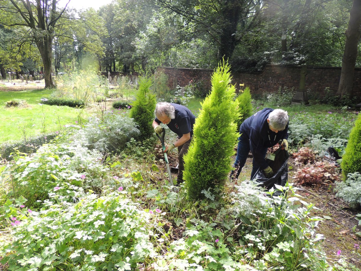 FriendsofFOPCC's tweet image. The weather was kind to the Friends of Prescot Cemetery &amp;amp; Churchyard this afternoon after all the rain. We have had a good afternoon, mowing, strimming, weeding, clipping hedges and general tidying, All the benches, signposts and lecterns have been cleaned as well. Looks great