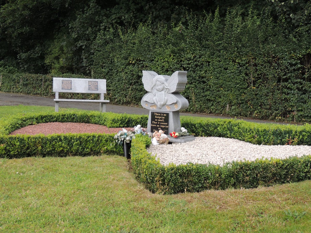 FriendsofFOPCC's tweet image. The weather was kind to the Friends of Prescot Cemetery &amp;amp; Churchyard this afternoon after all the rain. We have had a good afternoon, mowing, strimming, weeding, clipping hedges and general tidying, All the benches, signposts and lecterns have been cleaned as well. Looks great