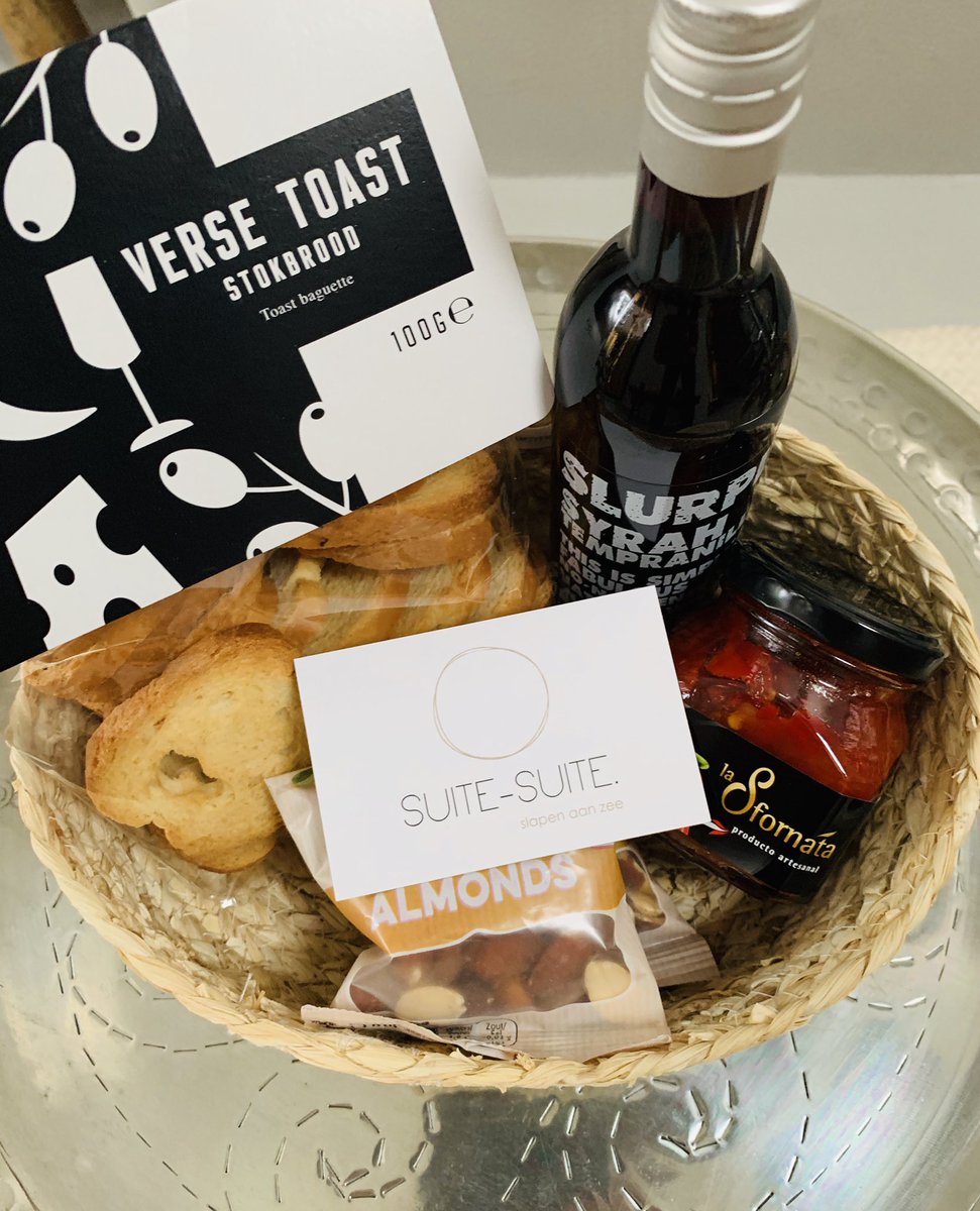 suitezandvoort's tweet photo. Welcome present for our first Suite-Suite guests! They just entered the world of Suite-Suite! ❤️ #suitesuiteaanzee #slapenaanzee #suitedreams #welcome #zandvoort #zandvoortaanzee #suitesuitezandvoort #zandvoortbeach #strandhuis #vakantiehuis #gastenverblijf #loftsuite #suitesuite https://t.co/OuO26I3jM1