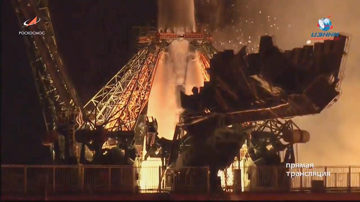 ShuttleAlmanac's tweet image. LIVE - Pics 1-4 of the launch of the Russian #SoyuzMS13 #Exp60 crew @astro_luca @AstroDrewMorgan &amp;amp; Skvortsov to the #ISS @Space_Station from Baikonur