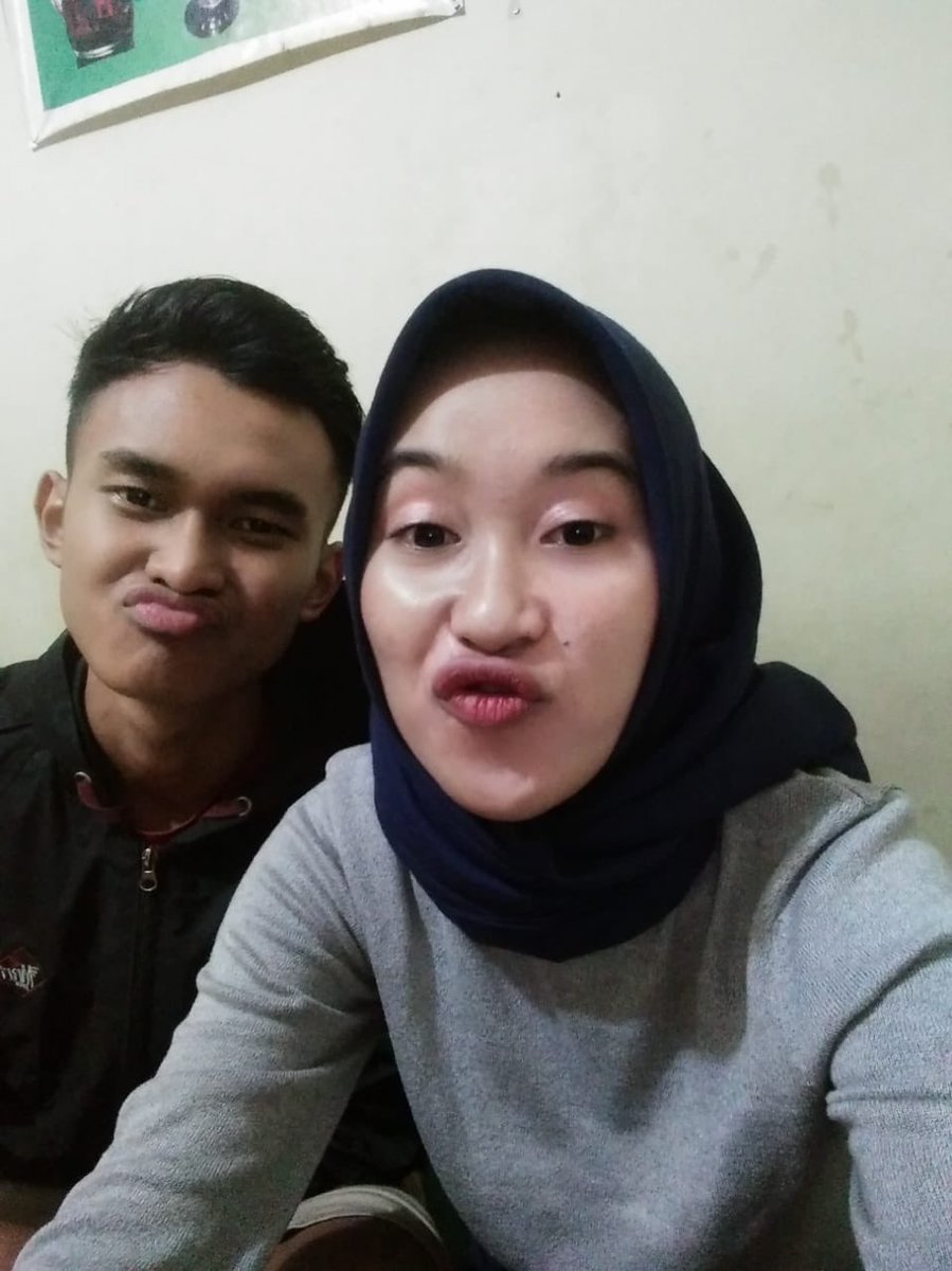 re_dwia's tweet photo. Nikmatin manisnya masa pacaran dulu ya takutnya kalau buru buru langsung hambar. Aku nanti ngeluh di sosial media ✌🏻😦 https://t.co/RtQ2URI6ZK