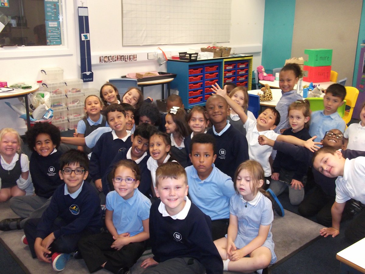 MrsTanday's tweet photo. Ravens had a lovely transition morning with their new teacher #Year2ready #allgrownup 📚 https://t.co/LwK7idQ1C2