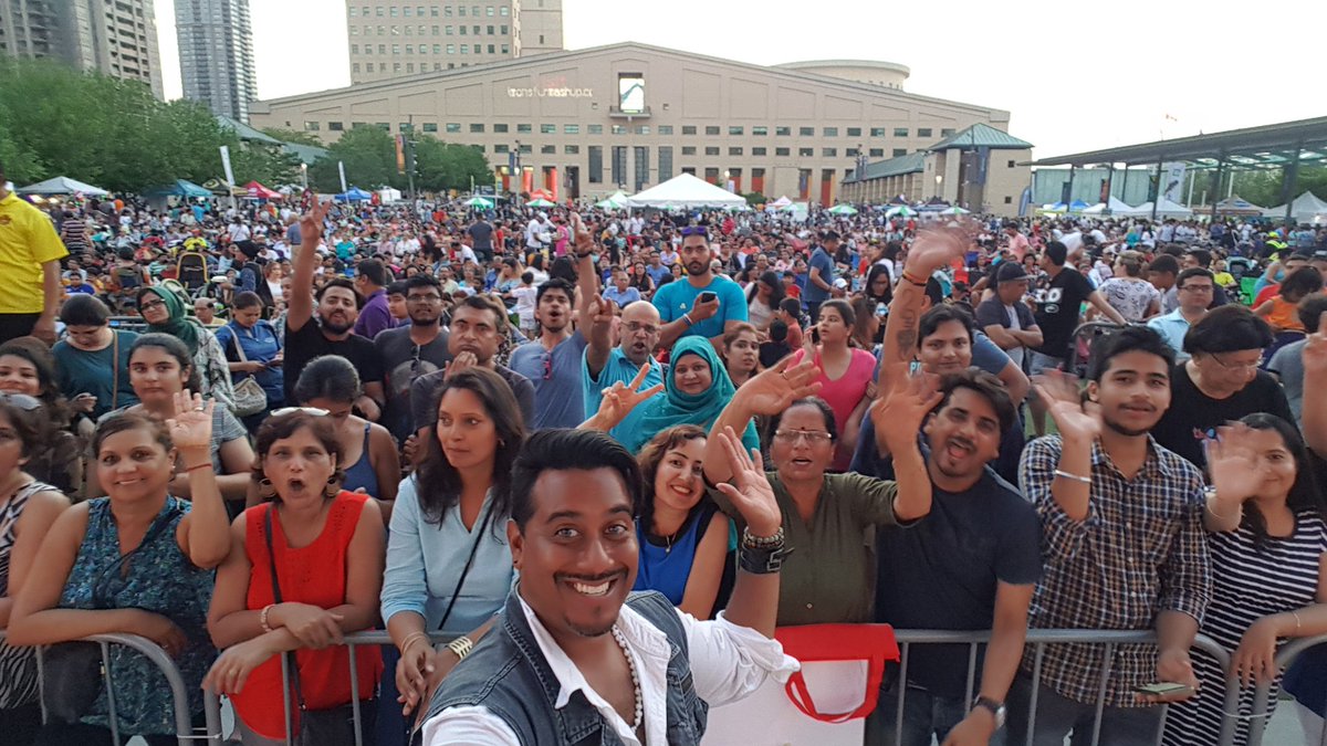 Randycity's tweet photo. @bollywoodmashup @MonstrARTity: Fans from all over packed @MCSEvents for Canada's largest south asian festival. Did you know its also the sq's # 1 festival and also this years winner for Festival of the Year by the @MissArtsCouncil #Martyawards. #bollywoodmonster https://t.co/eORjwWYL2H