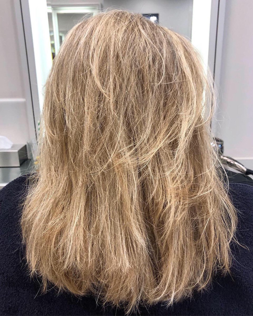 Jetting off to somewhere hot and humid this summer? Book in for a smoothing <a href="/72hair/">72 Hair</a> keratin treatment to make your locks more manageable and frizz free for your holiday! Results by @frankiemoody_ 💫💁🏼‍♀️ #johansford #johansfordsalon #mayfairlondon #72hair #keratintreatment