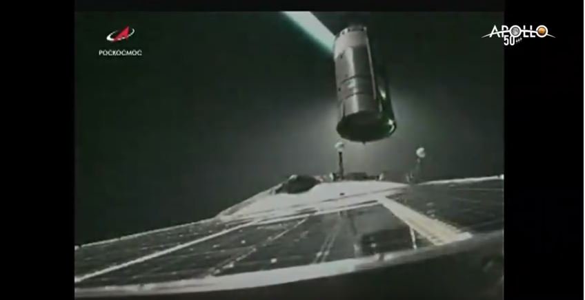 ApolloSoyuzSara's tweet photo. Great view of 3rd stage separation #SoyuzMS13 #Expedition60 https://t.co/fTJTbO9tek