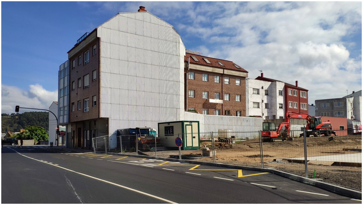 BlogBusurbano's tweet image. Constatamos el apunte de @ivanlaguiar y lo corroboramos con foto de la futura #Par574 de #Meicende, Av. do Butano, todavía no activa a día de hoy, pero que recuperará su ubicación habitual.

Provisionalmente la #Lín6 sigue parando en el futuro espacio de aparcamiento en batería.