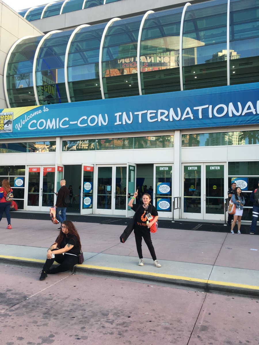 onthesceneadv's tweet photo. I had a MIRACULOUS time interviewing the cast at the ComicCon panel in San Diego. (Luka, Tikki, Marinette/Ladybug, Hawkmoth and Chloe/Queen Bee). Look for my Comic Con recap and exclusive cast interview videos next week on the official Miraculous YouTube channel. 🐞@Thomas_Astruc https://t.co/EFdmMjgaHH