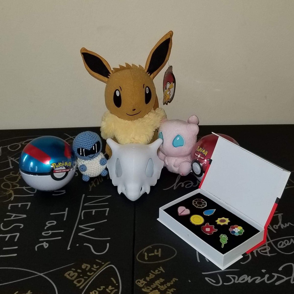 AirBrush45's tweet photo. The third giveaway for Retro Rewind today at 3pm EST is the Pokémon Pack! Eevee, Mew, and Squirte Squad plushies, Kanto badges, Cubone mask, Pokeball and Great Ball with 3 TCG packs each and Pokémon stickers! https://t.co/Ec6zT1JXb0