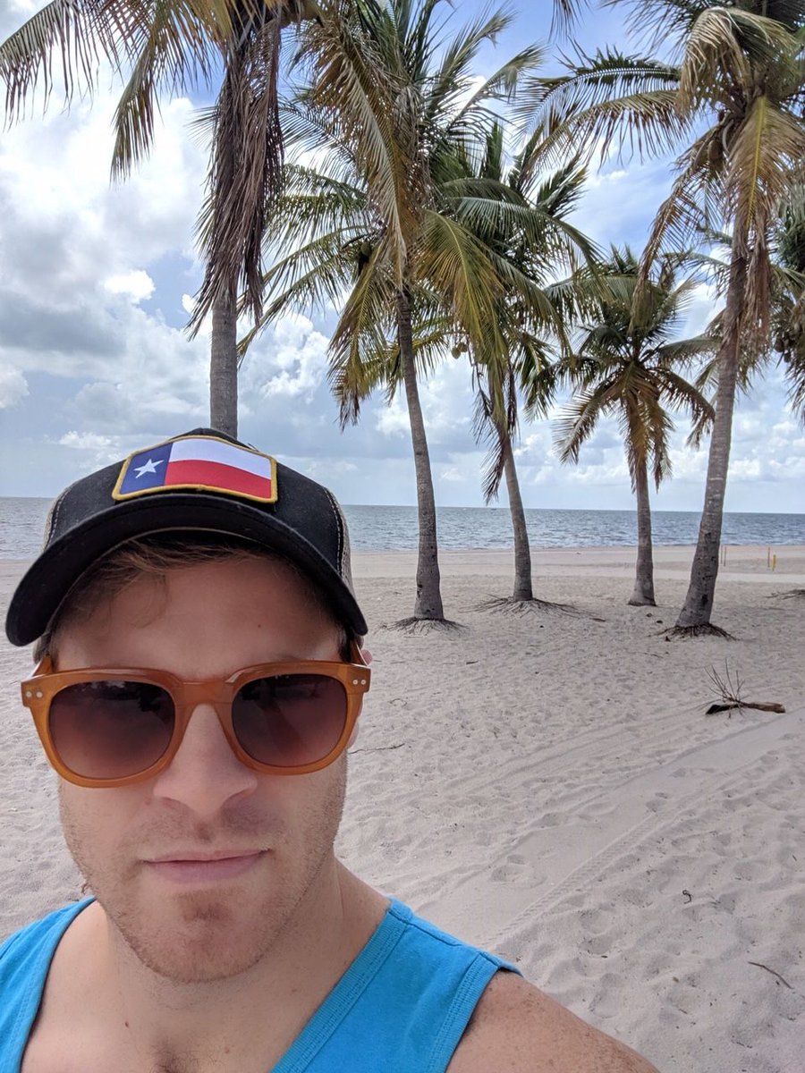 Helloooooooooo from #miami!
•
•
•
#hats #truckerhats #hat #dallas #usa #beach #bikes #texas #whoishank #patches #patchdesign #patchhats #picoftheday #fishing #mahi #hatcompany #hdco #adventure #summervibes #lookgoodfeelgood #shoppingaddict #styleinspo #travel #travelbug
