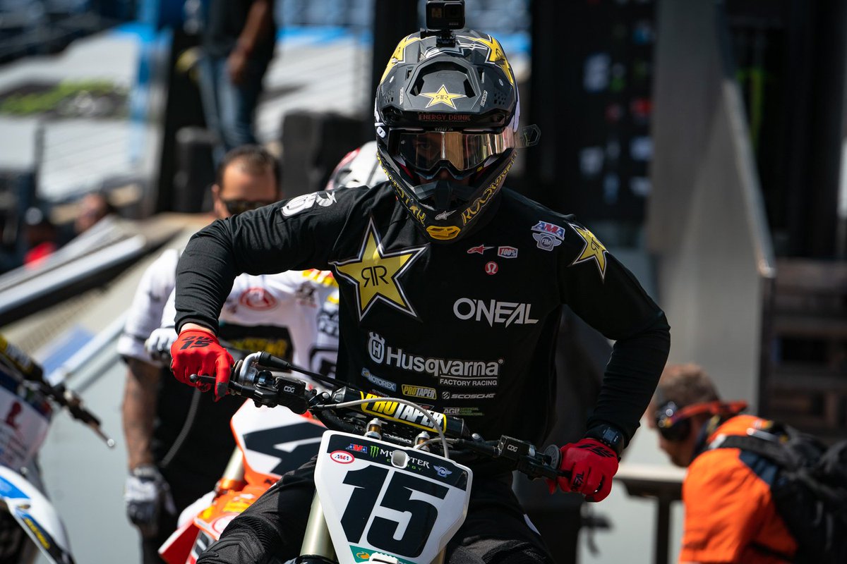 "Deano" aka Grandpa Earl Dean Wilson to remain with Husqvarna Motorcycles USA #RockstarHusky for 2020 season. They should not let him go the first way at end of 2018 season!
facebook.com/OffRoad.Puro/p…