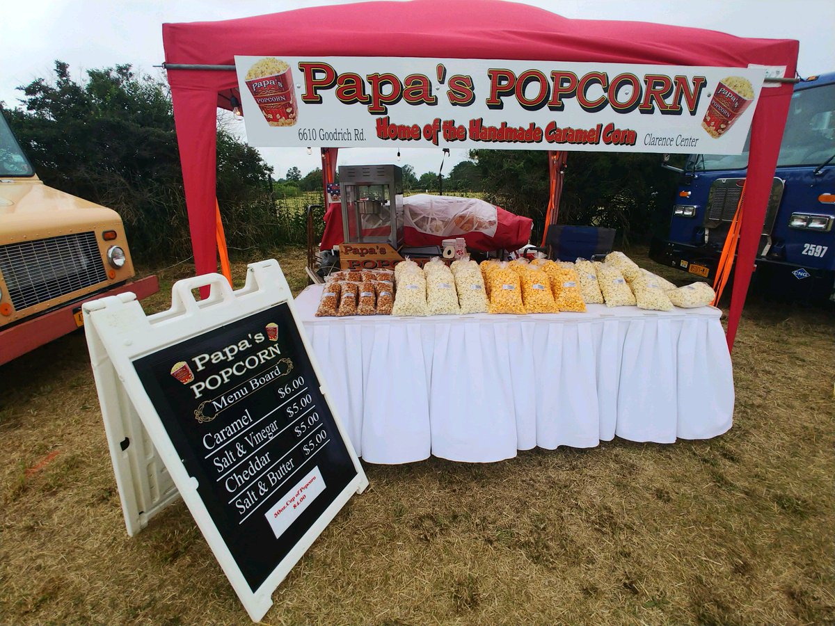taraburchtb1's tweet photo. Best HANDMADE caramel popcorn at "The Barn" helping support @_MealsOnWheels. #rtbclarence https://t.co/b0AJ5rjnPZ